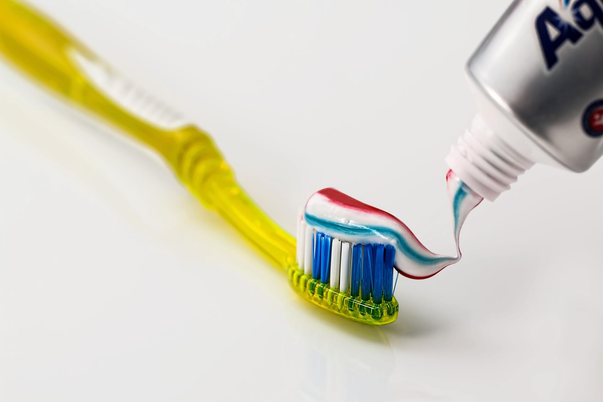 Scheinwerfer Polieren mit Zahnpasta - Der Große Test 